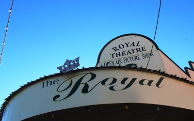 Greg Grainger from Travel Oz travel show visits Winton and The Royal Theatre